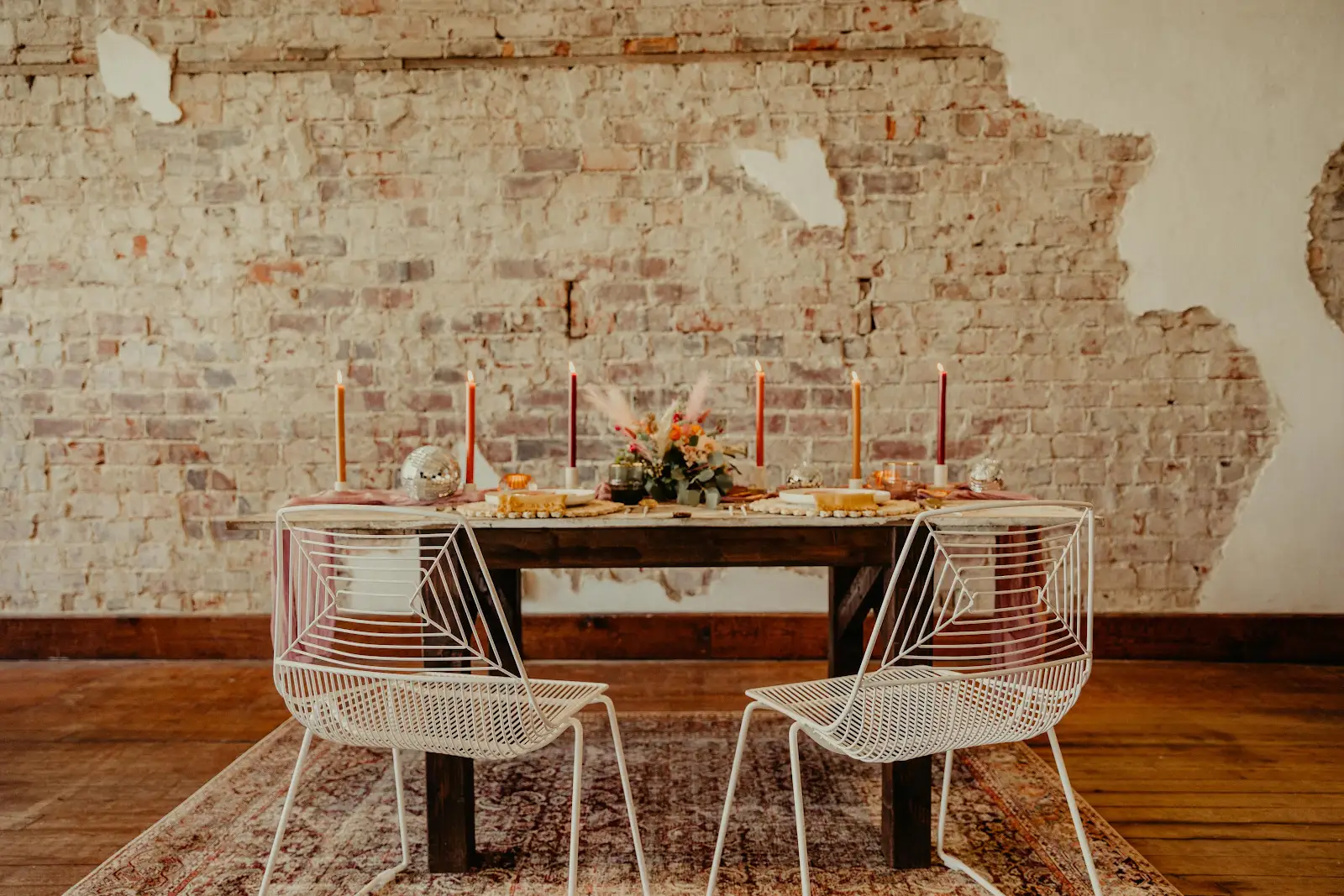 White Wire Metal Chairs with a Kingston Sweetheart Farmtable styled by Violet Vintage Rentals